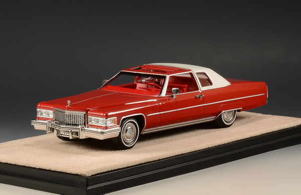 Cadillac Coupe Deville - 1975 - Firethorne Red Metallic